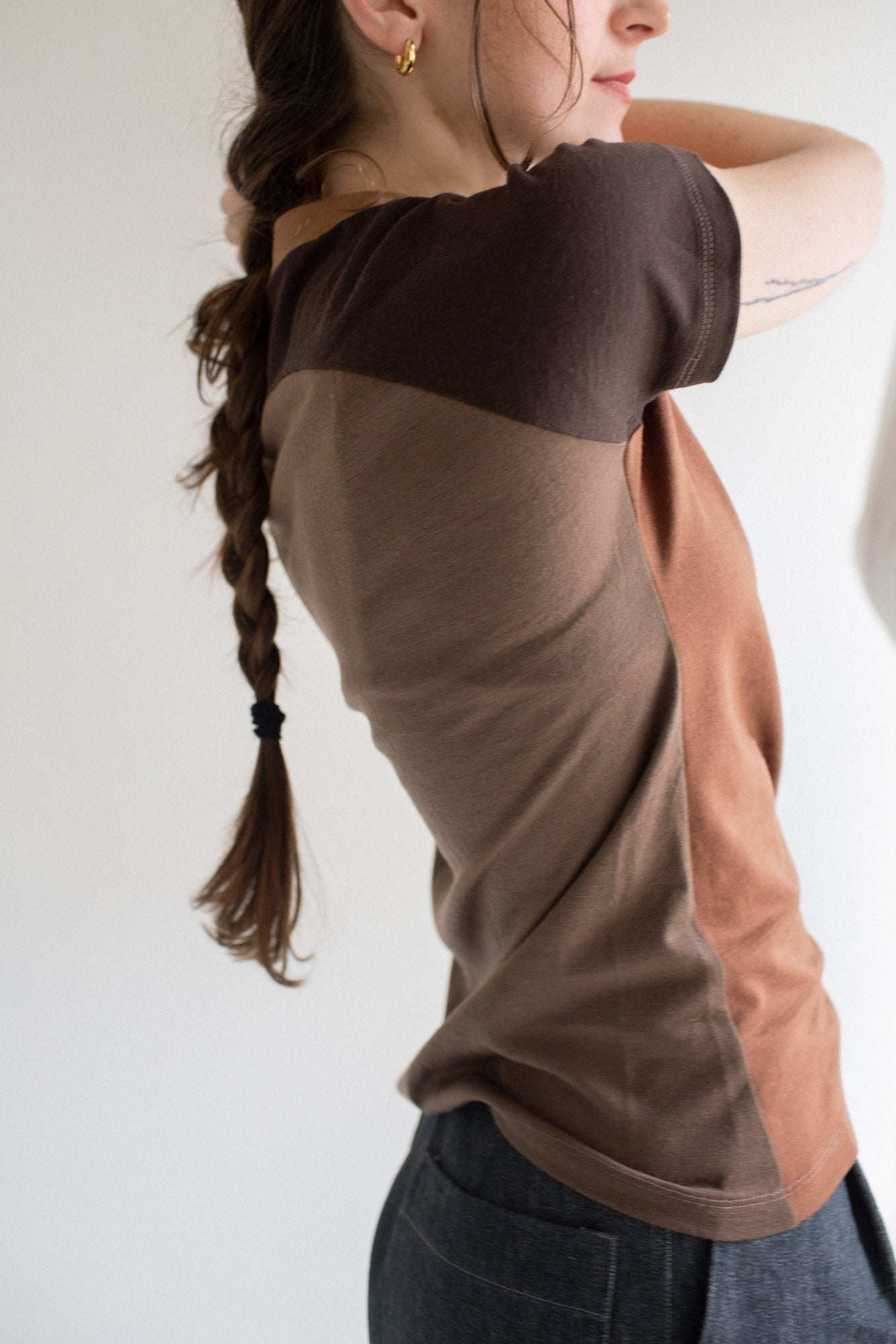 Raglan Tee / Size B / Choc Splice