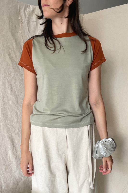 SPLICE Tee / B / Sage & Rust